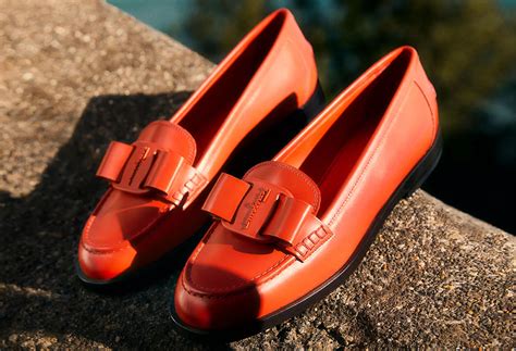 zapatillas ferragamo mujer|ferragamo red flats.